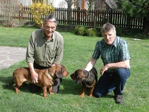 v.l.n.r. Hr. Rudolf Hofer mit Erro vom Schnepfenstein, Hr. Johann Palle mit Ursa von der Ganzerin.