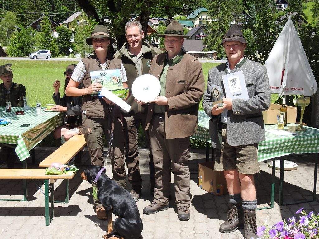 1a Preis für Daniela Hoffelner mit Elvy Prinzessin v. Gaschbach bei der Schweißsonderpüfung der Brackenjäger 2017