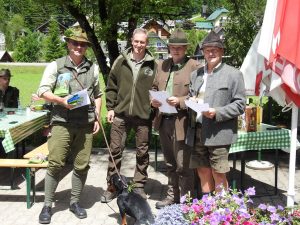 Dr. Hanno Zanier mit Djina v. Kalkberg - (c) Klub Dachsbracke