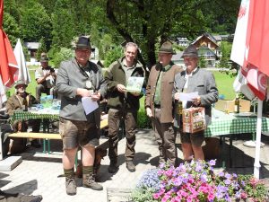Dr. Georg Urak mit Cilly v. Salzatal - (c) Klub Dachsbracke