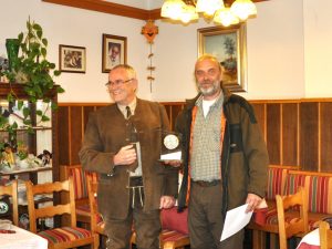 Bezirksjägermeister Hannes Krinner mit Robert Solarzyk - Klub Dachsbracke
