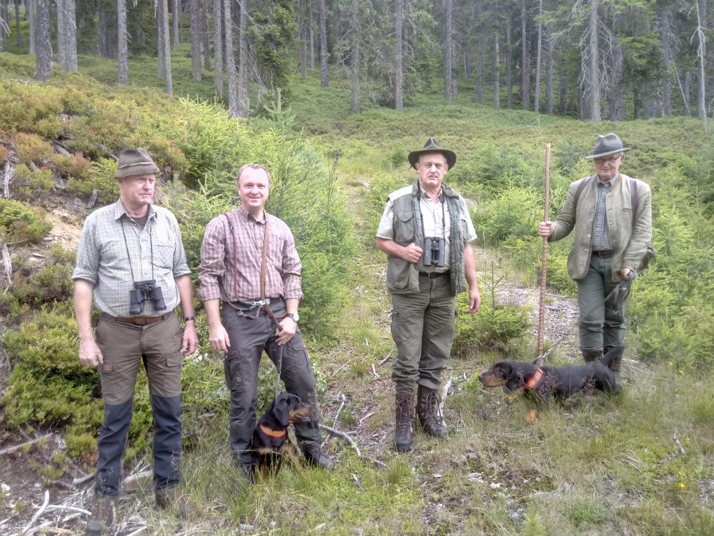 Nach getaner Arbeit - Übungstag 2018 der Landesgruppe Salzburg – Klub Dachsbracke
