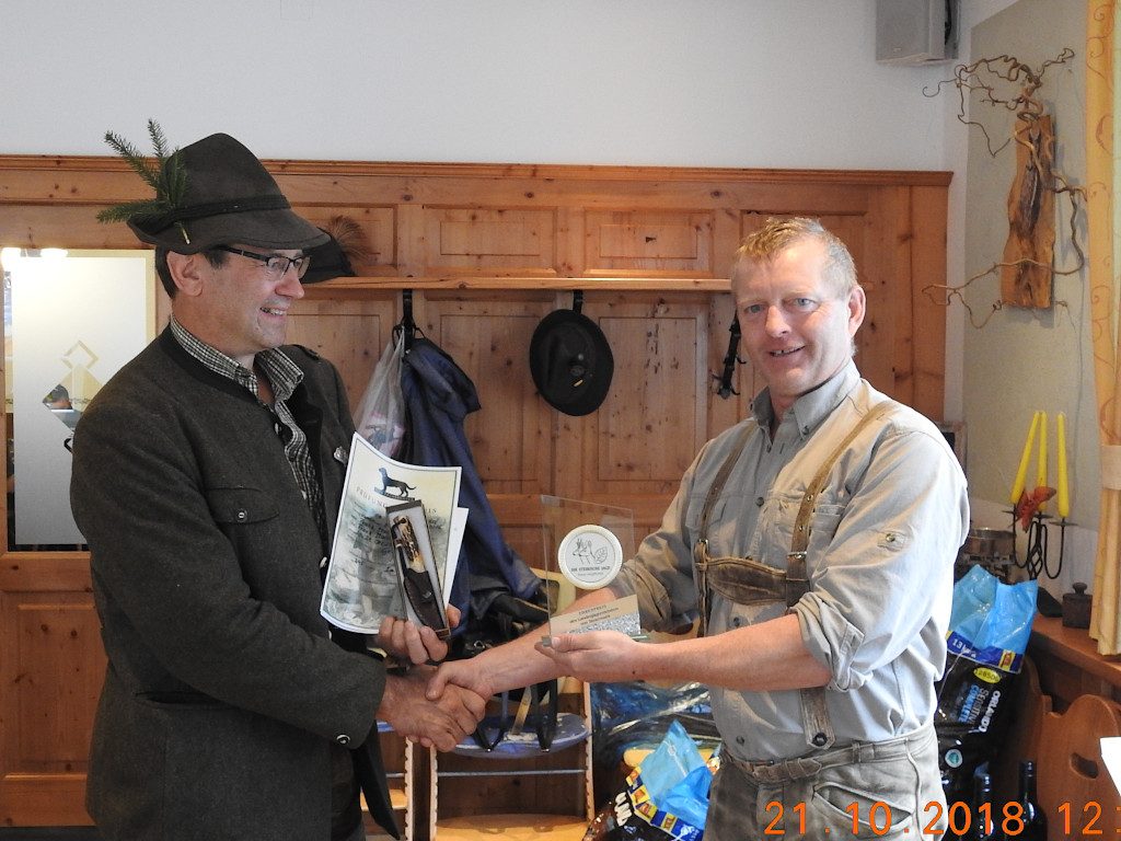 Prüfungssieger Franz Moisi mit Bea vom Hinterwinkel - 543. Gebrauchsprüfung 2018 - Klub Dachsbracke