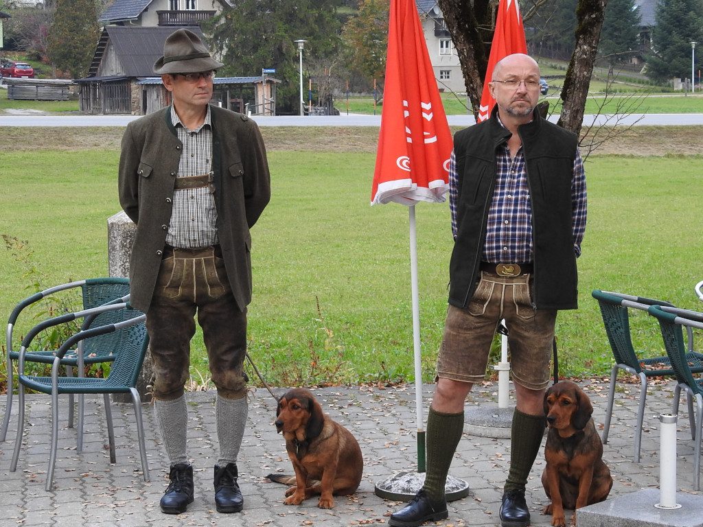 Franz Moisi mit Bea vom Hinterwinkel und Robert Hafellner mit Berry vom Hinterwinkel - 543. Gebrauchsprüfung - Klub Dachsbracke 2018